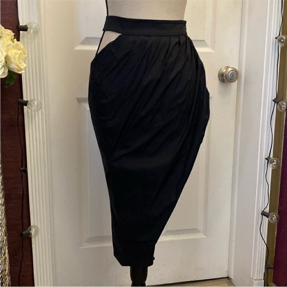 Zeynep Arcay Elegant Black cut out Women's Skirt, US2
